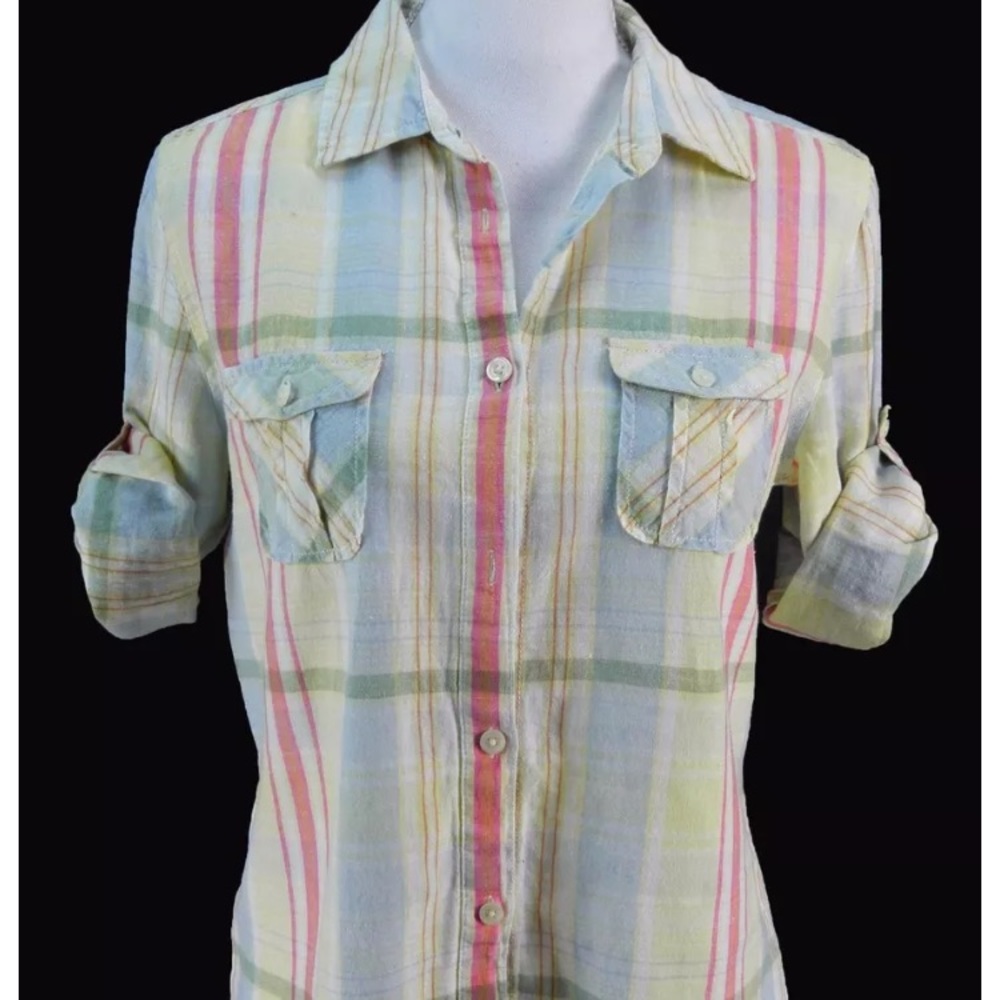 American Eagle plaid button down shirt